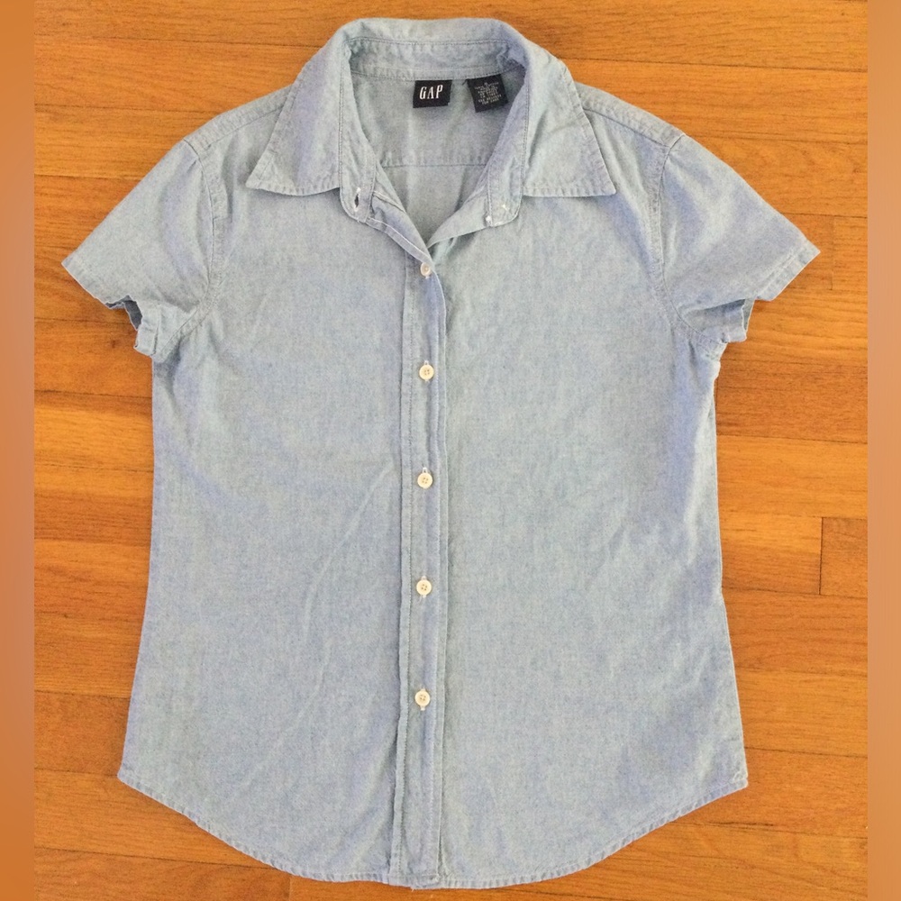 GAP light denim button short sleeve top, size S